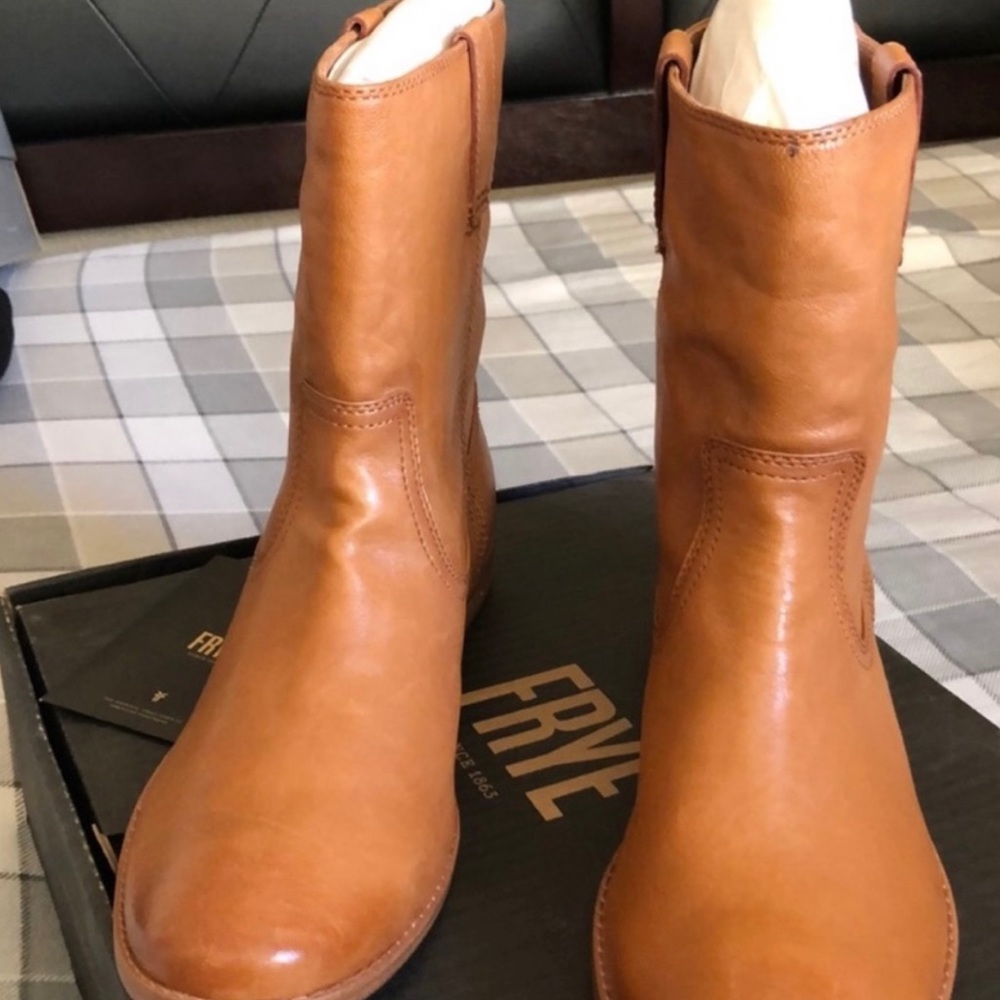 Anna Short Frye Boots